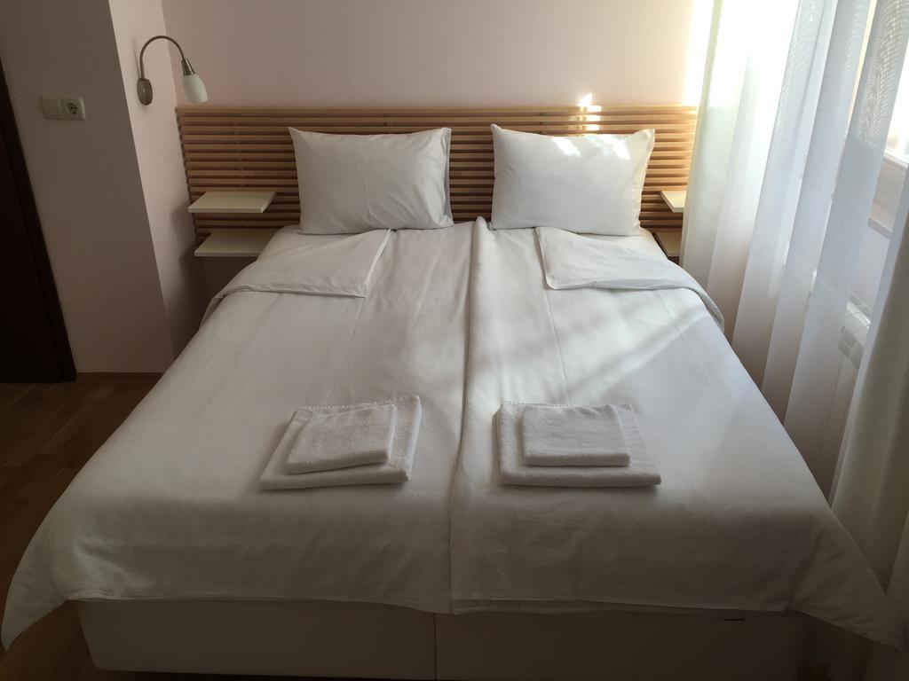Mala Planina Guest House Iskrets Exteriör bild