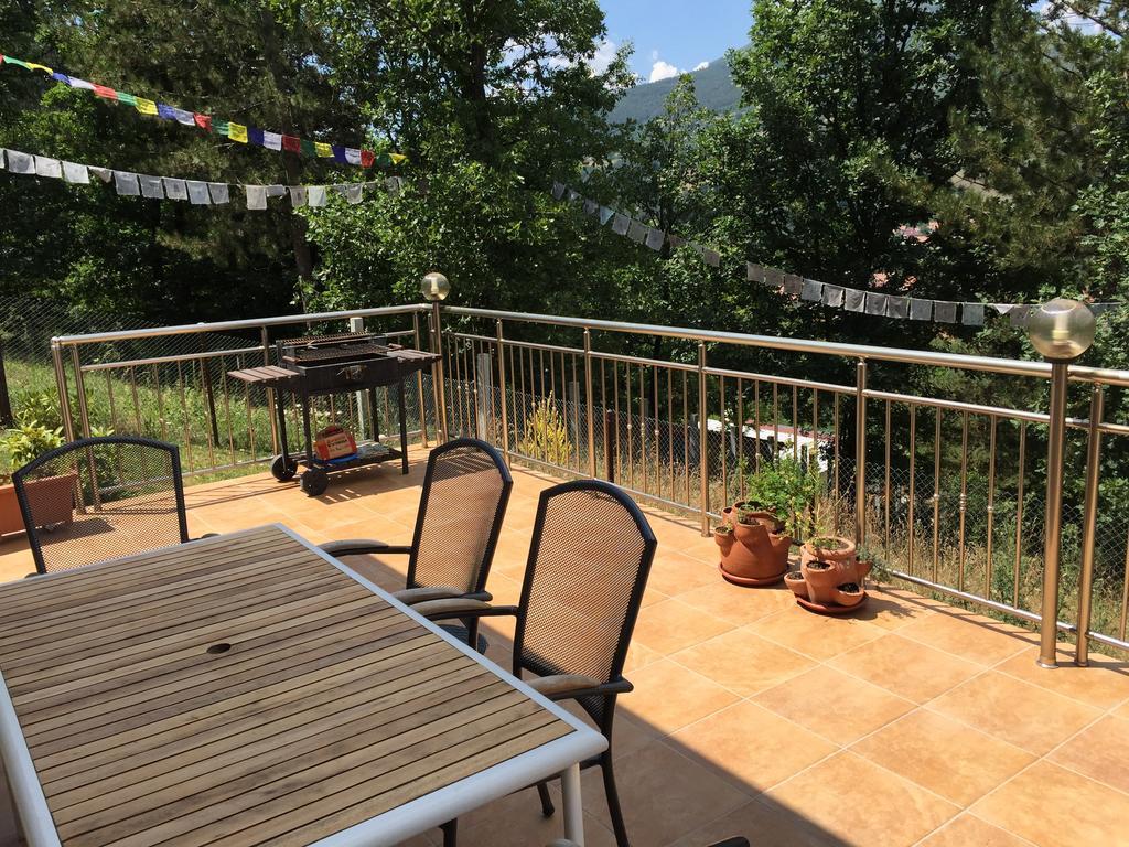 Mala Planina Guest House Iskrets Exteriör bild