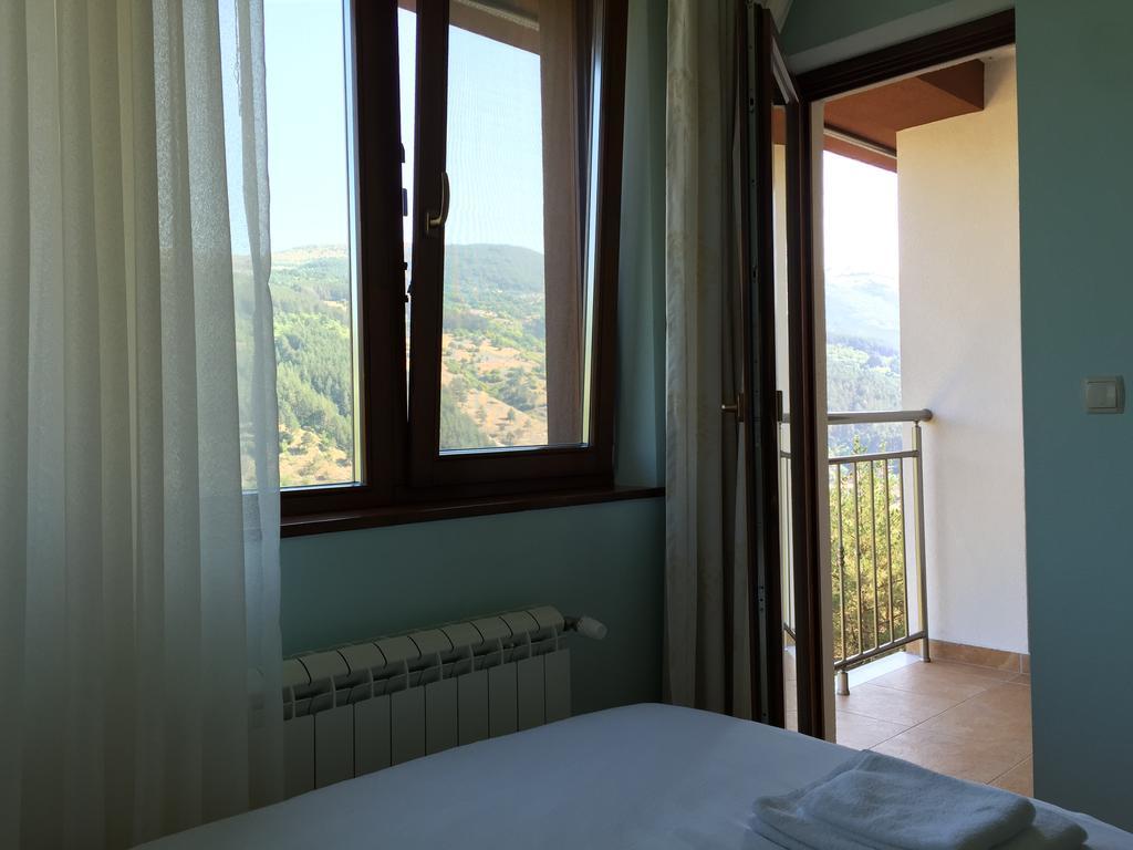 Mala Planina Guest House Iskrets Exteriör bild